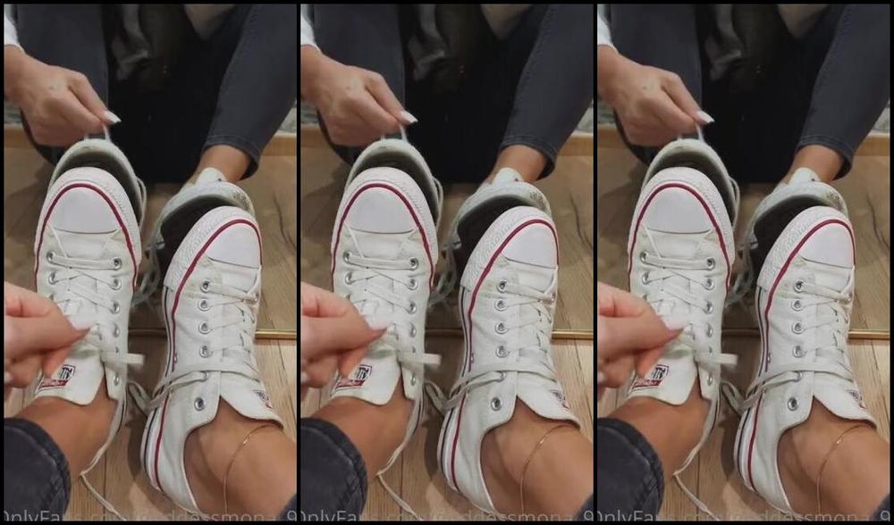 Goddessmona 91 Onlyfans Ich Wei Du Liebst Es Wenn Wir Nach Einem Langen Tag Gemeinsam Meine Sneaker Ausziehen I Knowp