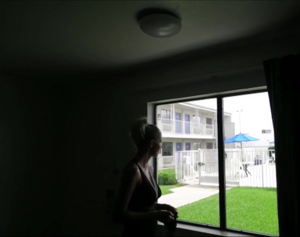 Exhibitionism, Flashing, MILF, Public Flashing, Public Outdoor hollyhotwife flashing gardeners at a cheap motel ManyVids