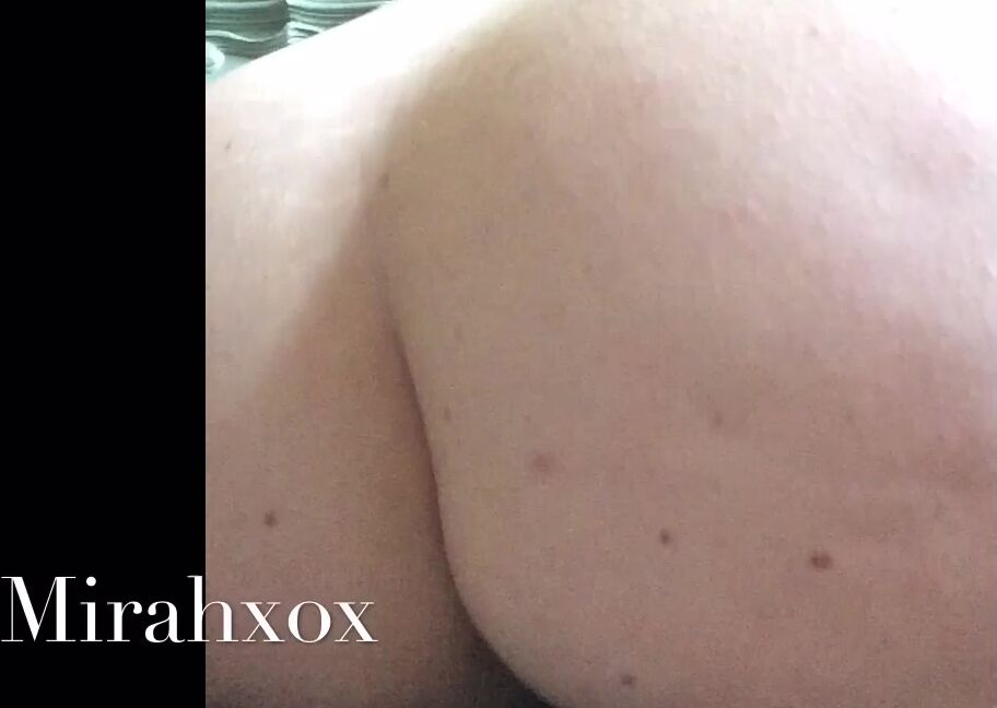 Mirahxox Close Up