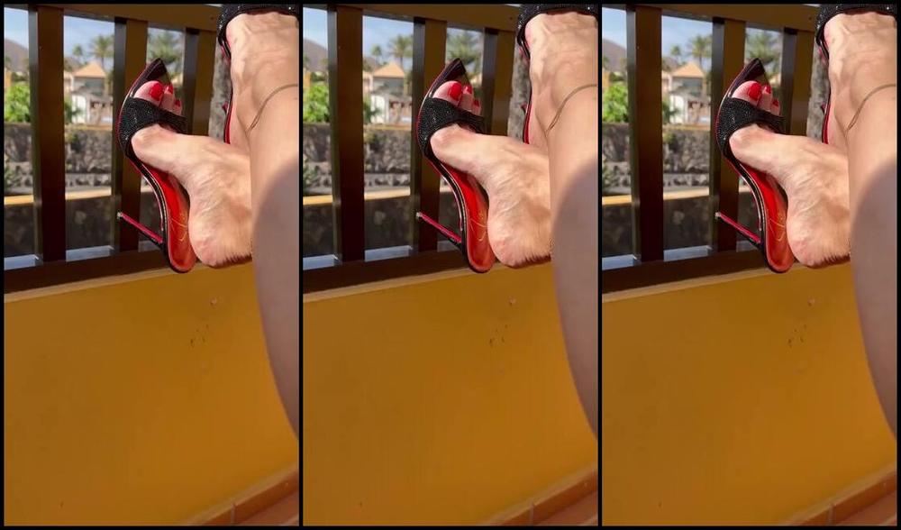 Heels Of Mine Nicknamed Heelsofmine 11 15 2023 Onlyfans Video On My Terrace