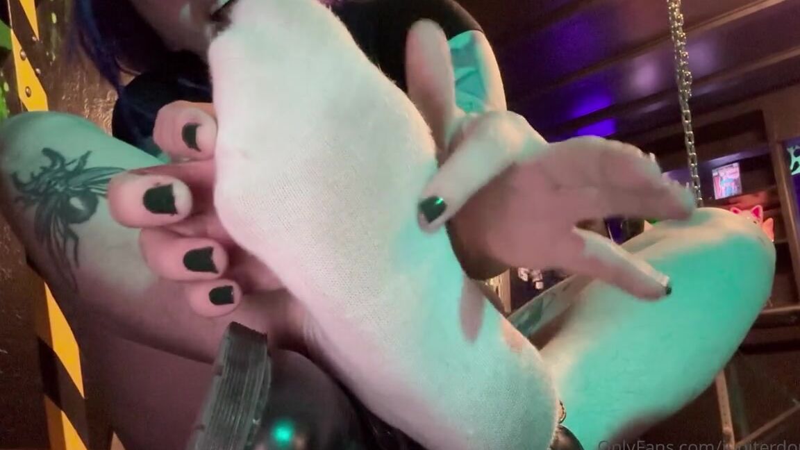 Jupiter Domina Nicknamed Jupiterdomina Onlyfans White Socks Is A Vibe