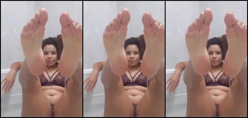 Gia Sauvage Nicknamed Gia Sauvage Onlyfans You Arrive Tired From Work On A Monday Night And I Welcome You Home With This Sexy Booty And Soles