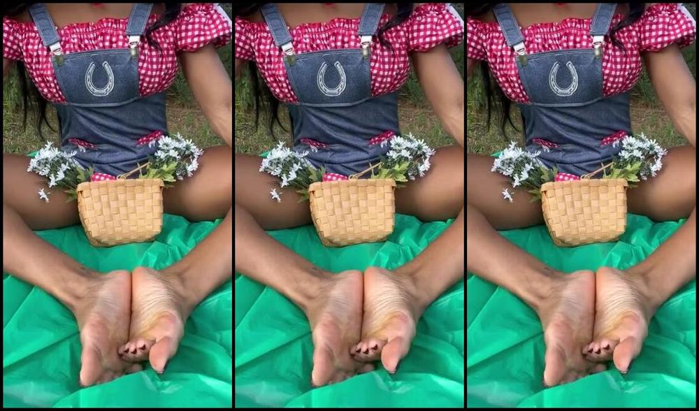 Itsbabyalicex Nicknamed Itsbabyalicex Onlyfans Sooolesssss Swipe For A Surprise