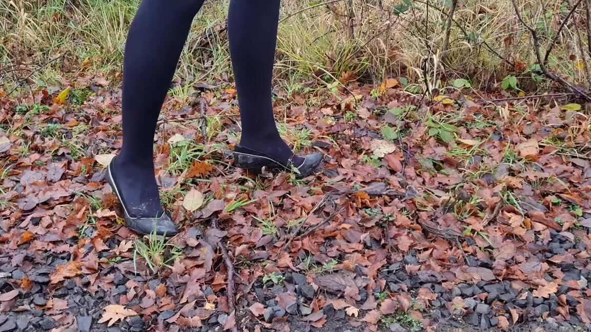 Kats Worn Heels Nicknamed Katswornheels Onlyfans Collecting Leaves With My Metal Heeled Vintage Shoes