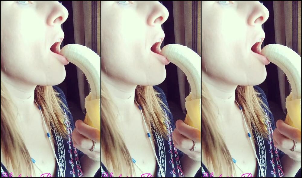 Victoria Brassy Lunchtime Banana Blowjob