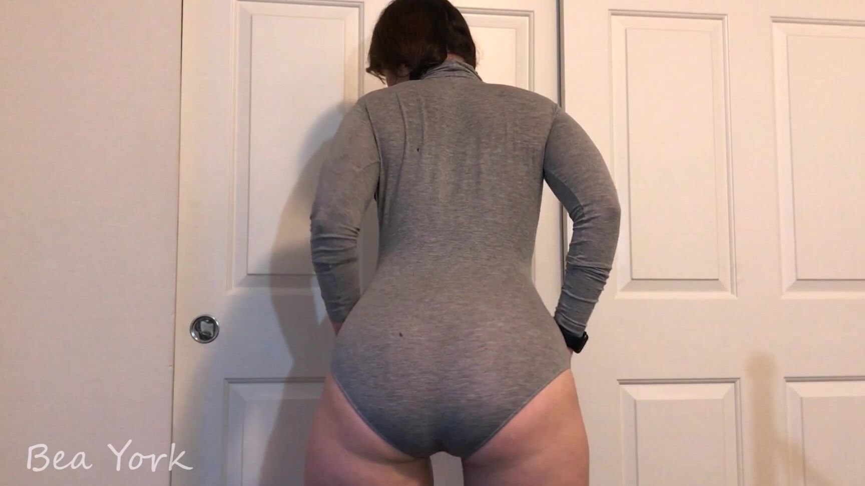 Cuckolding, Dildo Fucking, Dildo Sucking, PAWG, Striptease bea york your slutty girlfriend is home ManyVids