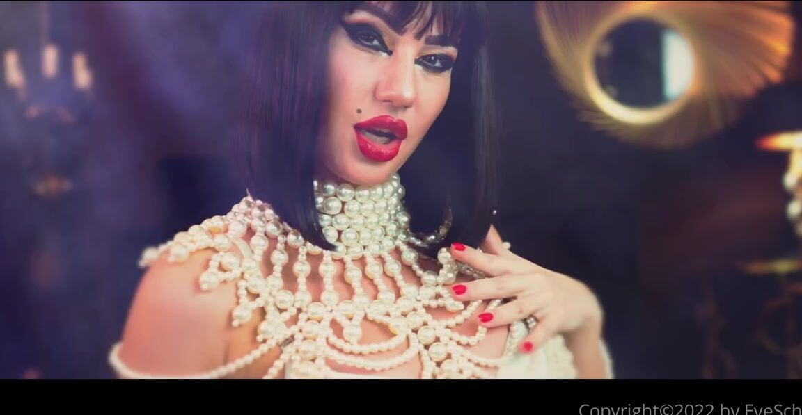 Eve Schwarz Nicknamed Eveschwarz Onlyfans I Know Your Weakness Its Me I Am Head To Toe Perfection And You Are Undeniably Weak