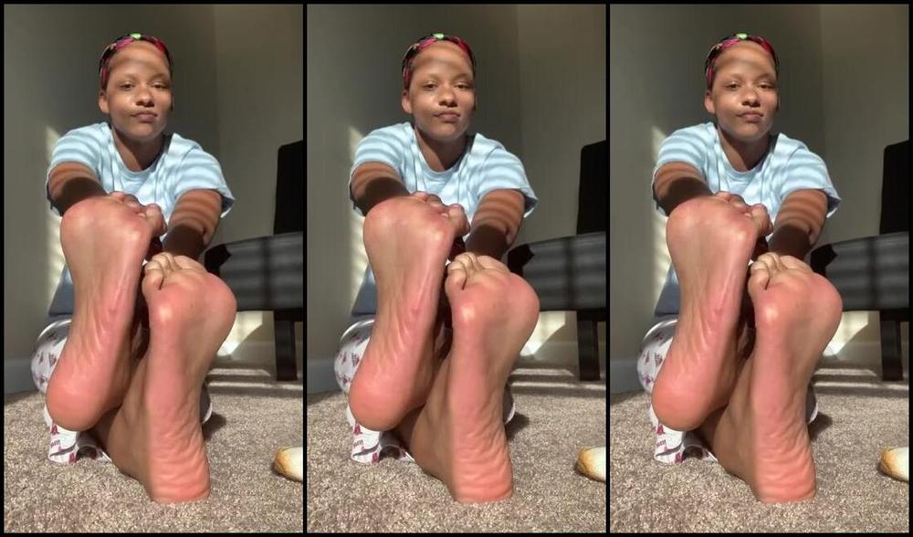 Goddess Dee Aka Welovedee Onlyfans Flexed Soles