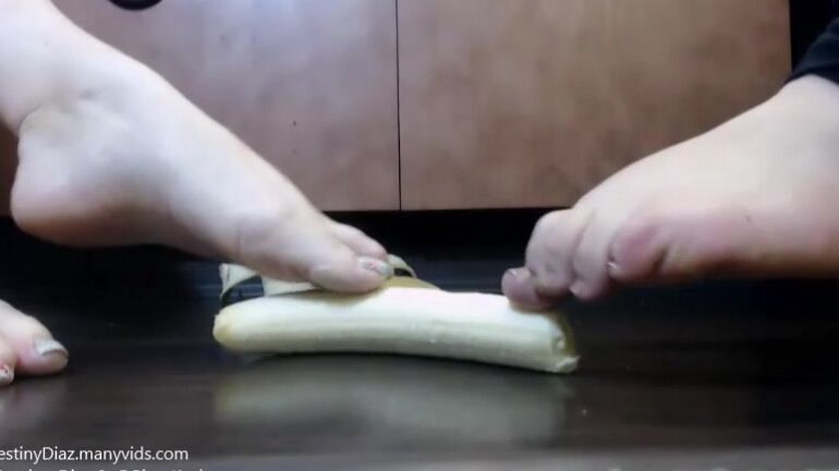 Destinydiaz Doubledomme This Shit Is Bananas