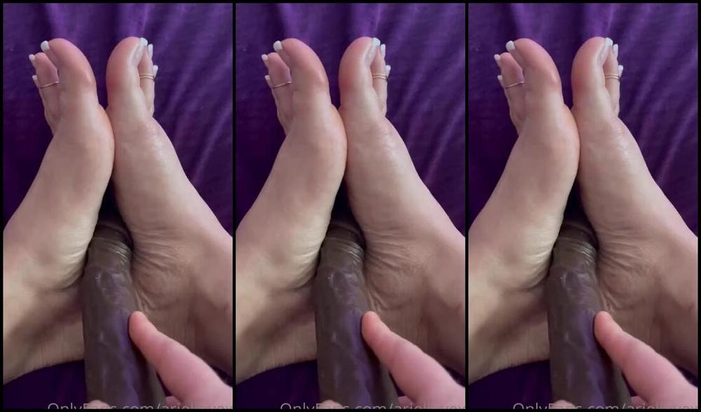 Ariel Love Nicknamed Ariellovexo Onlyfans Some Dildo Play With These Sexy Feet