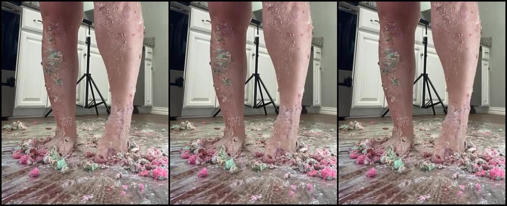 Allie Luna Nicknamed Theallieluna 11 03 2022 Onlyfans Video In Honor Of My Birthday Month Happy Feet Friday Birthday Cake Smash With Feet 430 Description