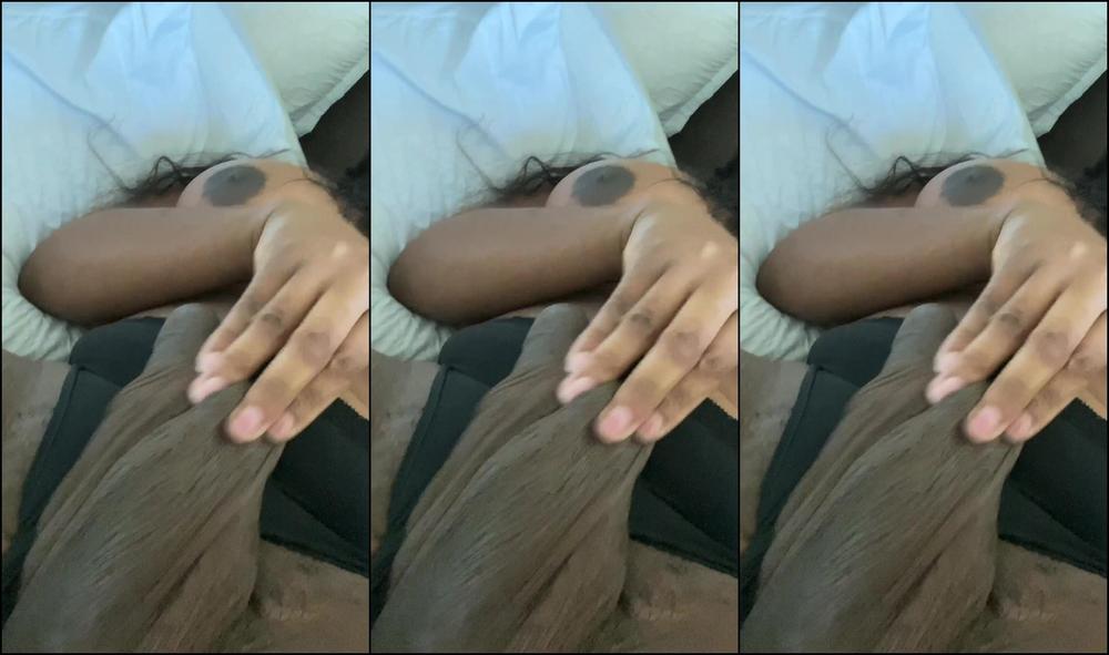 Roxiexxx I Forgot I Recorded This Before I Went To Do Some Cardio They Say Everything Is Bigger In