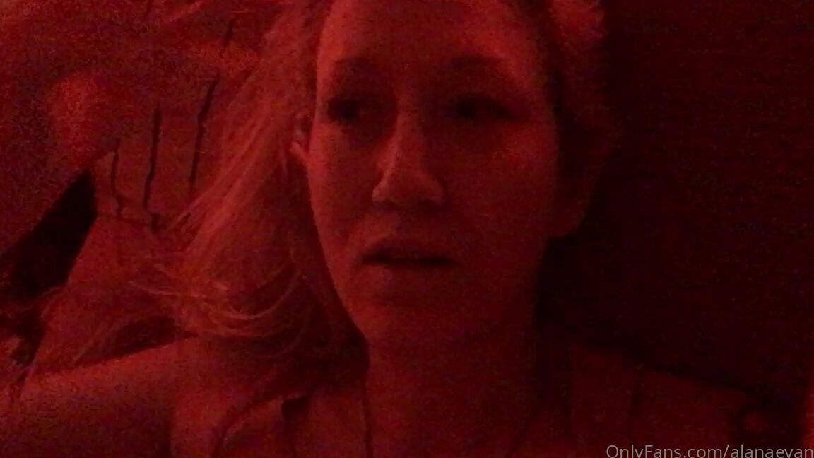 Alanaevansxxx 2022704047 02 02 2021 What S Going On In Alana S Life Tw My Pup Is Sick