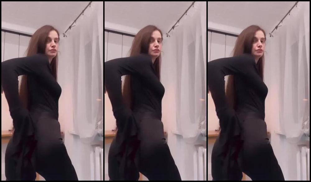 Goddess Sofi Femdom Onlyfans Who Hasnt Wished Me A Happy New Year Yet Your Goddess Is Here Its Time To Give Me Tribute