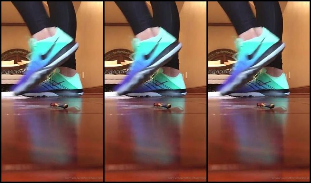 Theenchantressb Nicknamed Theenchantressb Onlyfans Requested Giantess