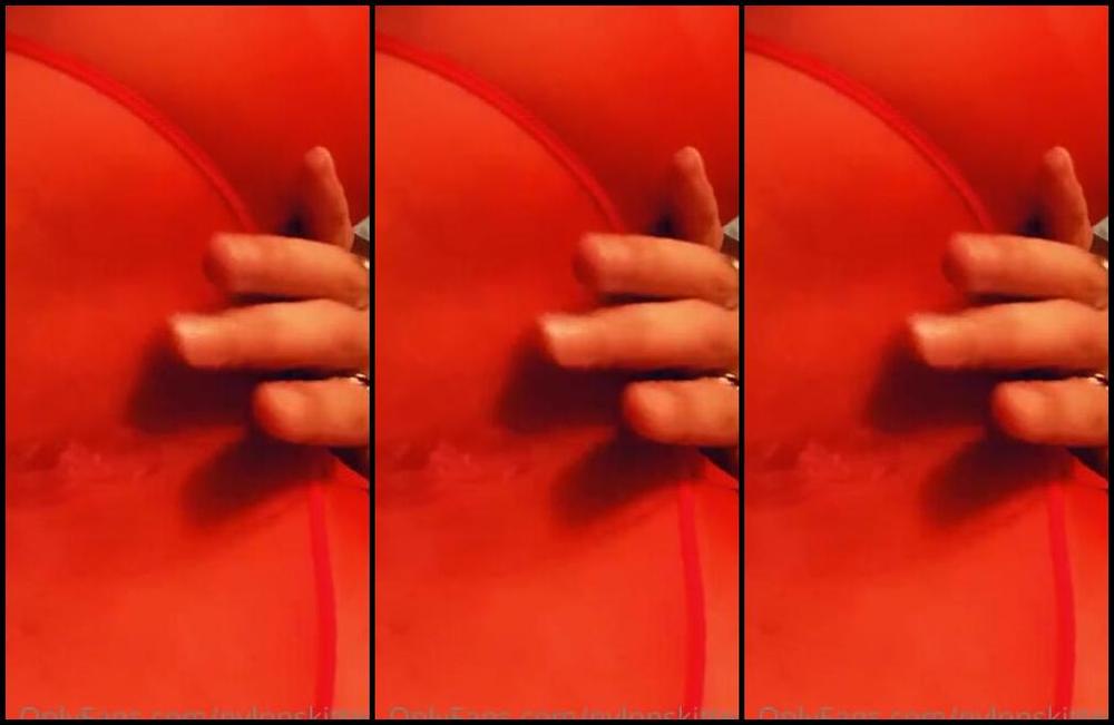 Nylonskitten Nicknamed Nylonskitten 09 14 2020 Onlyfans Video And Of Course Had To Take A Little Video Clip For You In My Red Seamless