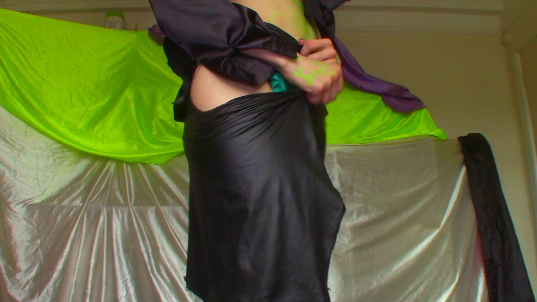 "Goddess Vanessa" clothes destruction / burning, giantess, growth fetish, powerful woman, transformation fantasies She HULK Strength Growth Transformation Manyvids