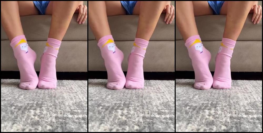 Caliupe Feet Nicknamed Caliupe Feet Foot Fetish 03 02 2024 Onlyfans Video Quem Ai Gosta De Marca De Meia Nos Pes Voltei Do Treino Com Os Pes Bem