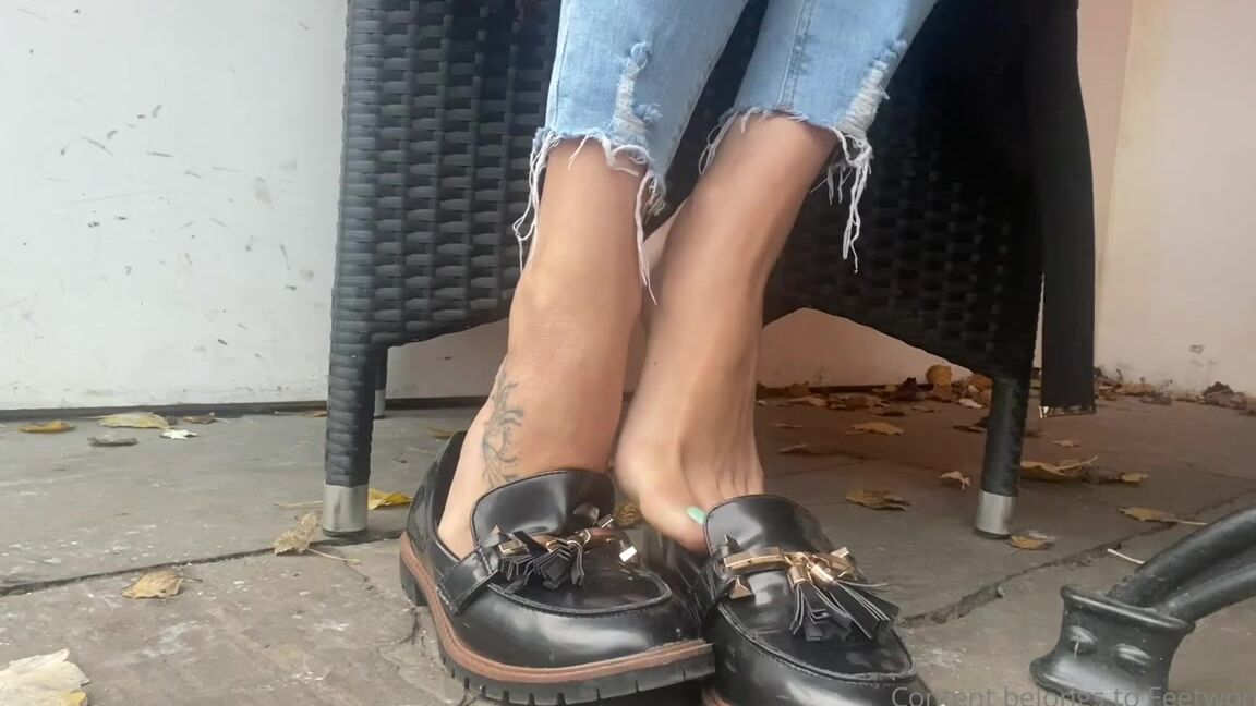 Feetwonders Onlyfans Shoe Play At The Pub Loafersp
