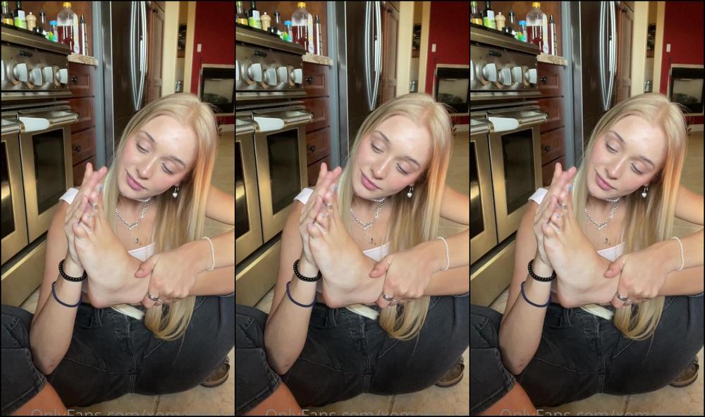 Xomaddykxo They Smell Amazing Here U Sniff And Tell Me What They Smell Like