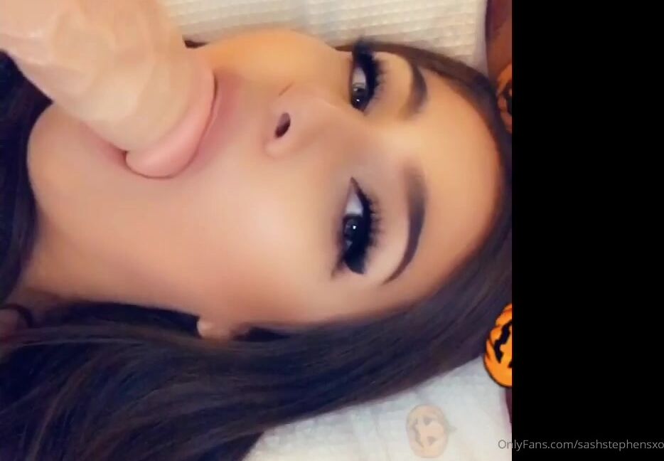 Sashstephensxo Who Likes This Short Skirt Feeling Slightly Better