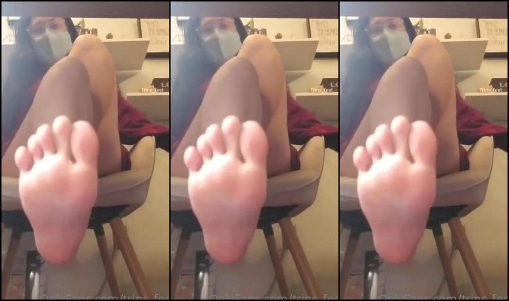 Trins Feet You Like Being Under My Desk While I Work These Were The First Ever Videos I Took When I