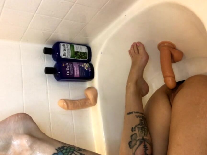 roseisdeadagain-06-10-2021-1343930890-so-i-m-leaving-for-vegas-in-less-then-2-weeks-but-there-s-some-things-on-my-amazo