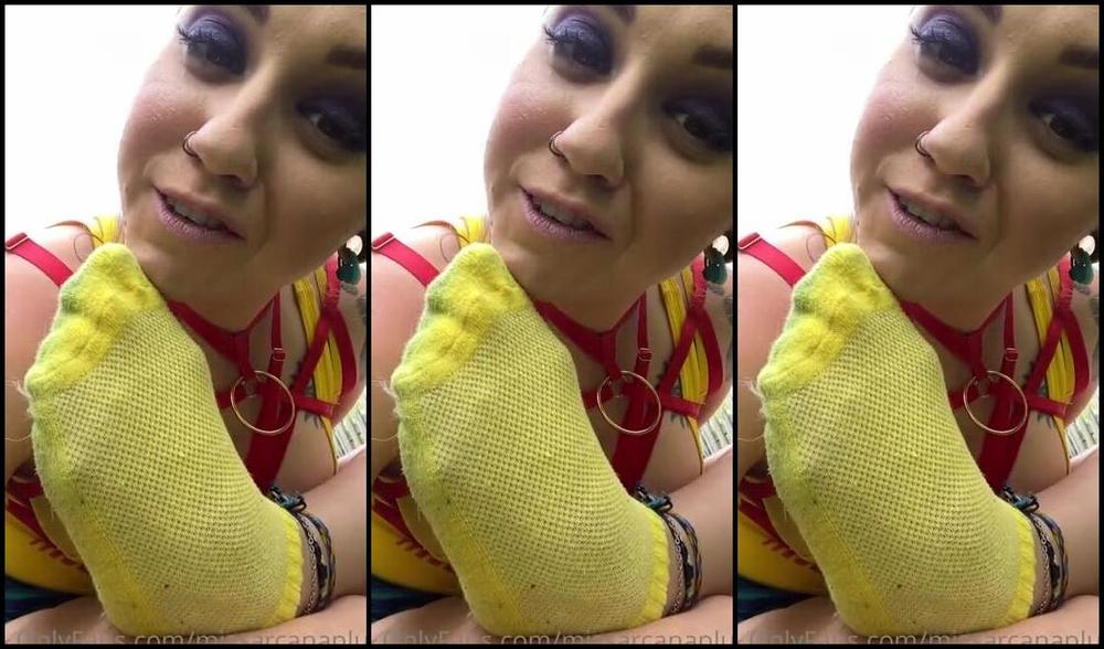 Missarcanaplus Nicknamed Missarcanaplus Onlyfans Welcome To Yellow Wednesday Giveaway Day Number 3 You Know The Rules By Now Right Comment