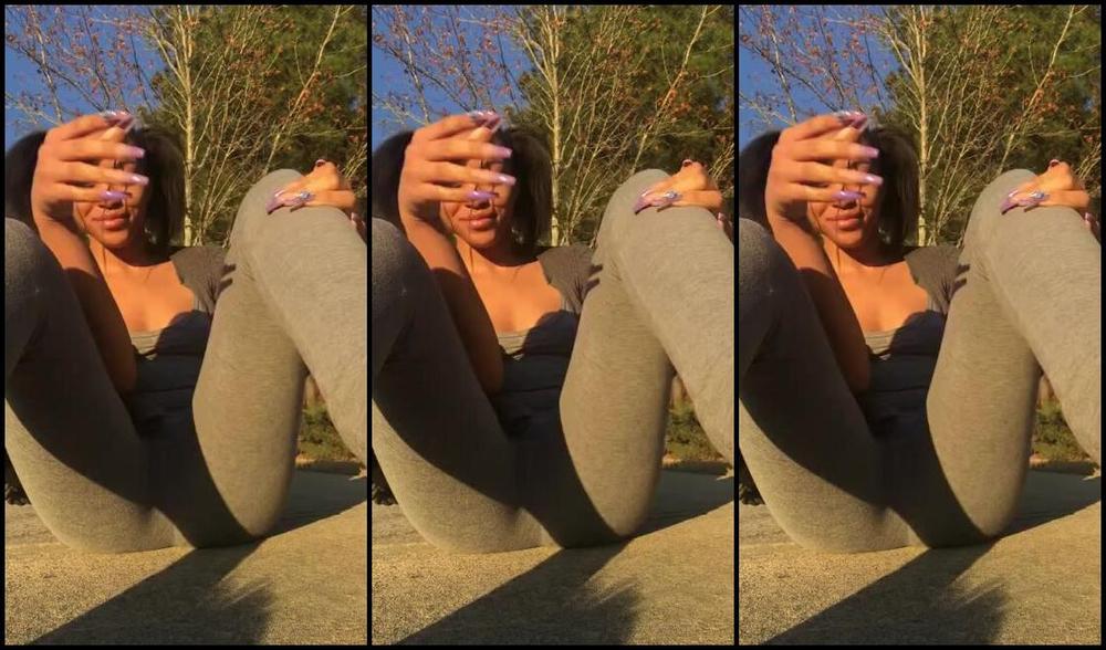 Islandbadgyaal Onlyfans Outside Sole Clip