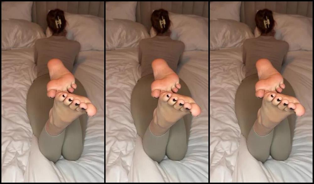 Barebylola Nicknamed Barebylola 06 11 2025 Onlyfans Video What Nail Color Do You Like Most On My Feet