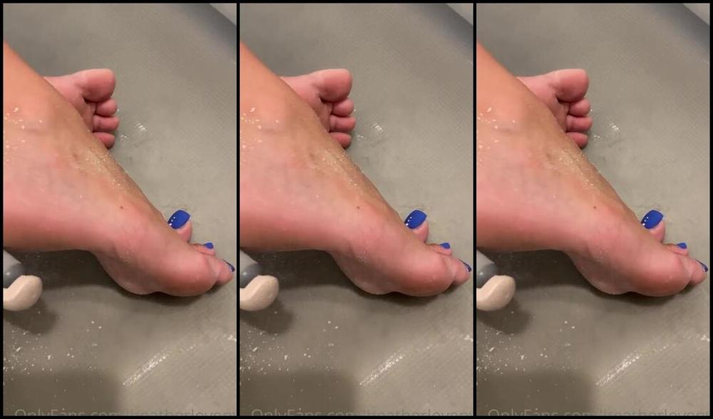 Heatherlovenyc Nicknamed Heatherlovenyc Onlyfans Warning Some Things I Do To Keep My Feet Smooth 2