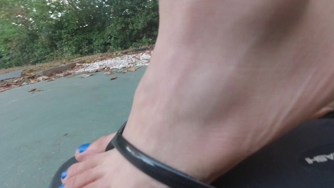 Lora Cross Pov Giantess Feet