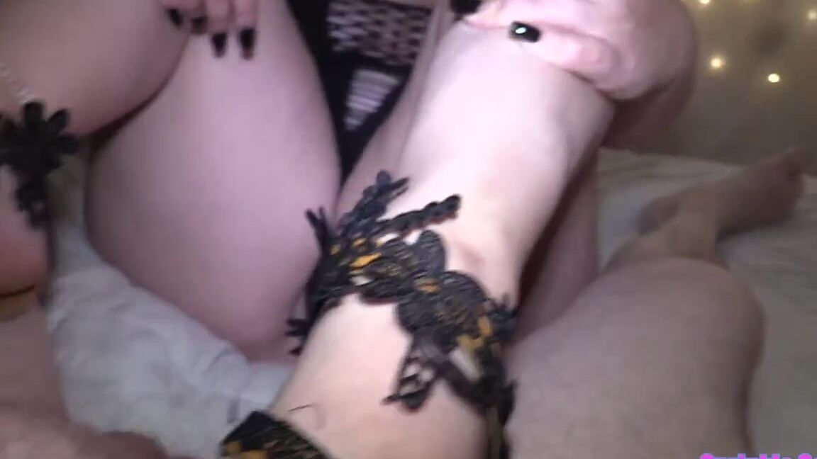 Sprinklesoles Nicknamed Sprinklesolesfeet Onlyfans 10 03 2023 Hey Flip Flop Boys I Know You Just Love Seeing A Sexy Goddess Exposing Her Soft