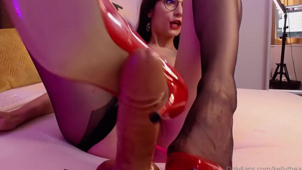 Aimee Kelly Aka Kellytheaimee Onlyfans Red Sexy Heels