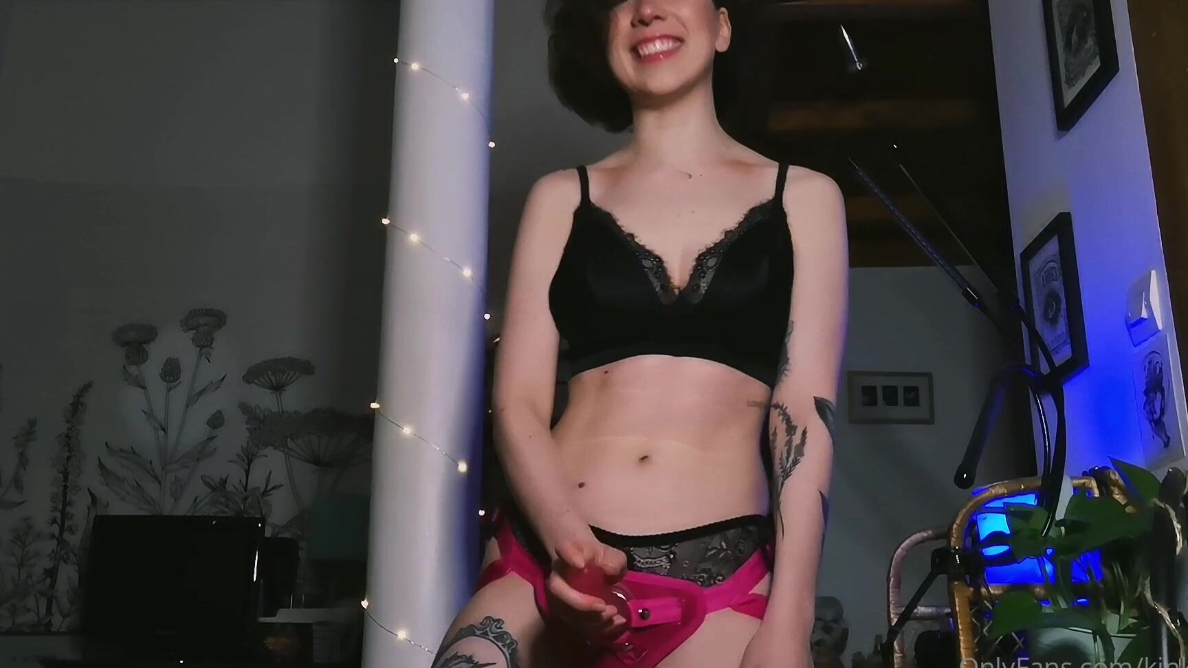 Kinkinny 2057209162 03 17 2021 F Tichisme Aucun Pratiques Ds Domination Soumission Gode Ceinture Bi For Ced Humiliation Medium Allez Salope Ouvre Grand