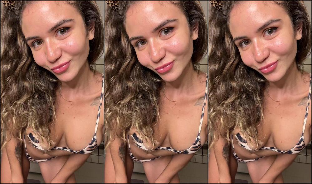 Mariadellarosa 3089581872 11 16 2023 Just A Kitty Cat Passing Through Your Feed