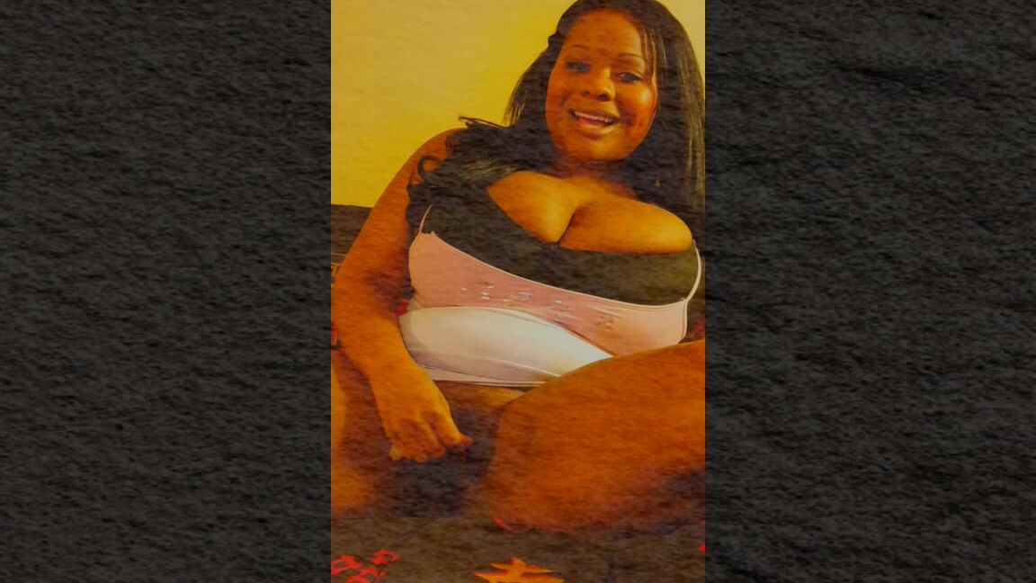 Renelove Renelove Plays With New Toy