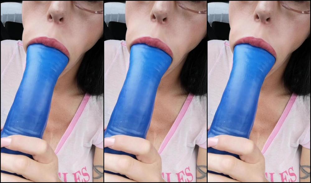 Penelopeblackdiamond Everywhere On Tour With Me My Mega Horse Dildo Today I Have Sucked The Horses Dildo In T