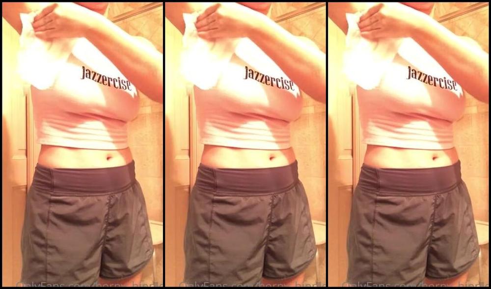 Hannah Hunt Nicknamed Horny Hippie Onlyfans Mopping Up My Sweaty Pits Amp Body After An Intense Workout All The Tissues