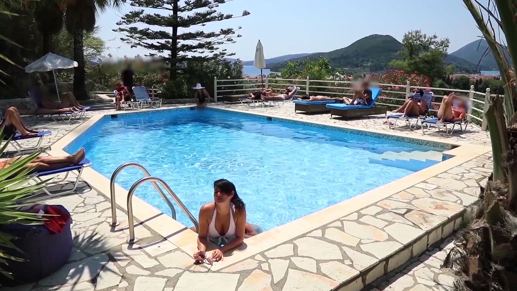 Alexandra Wett Public Fucked In The Middle Of The Hote