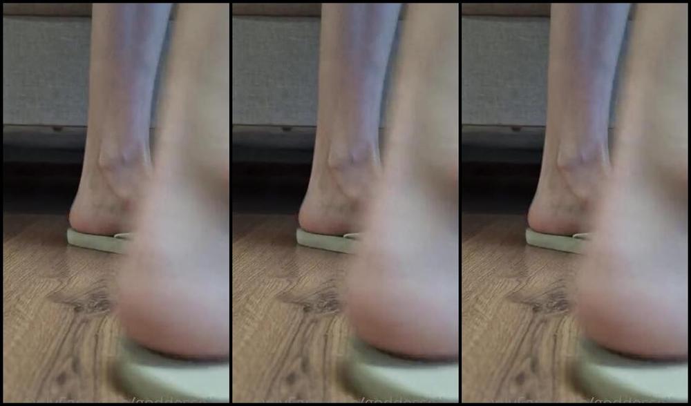 Goddesselisaa Onlyfans Come Here Footboy Look The Perfection Behold The Beauty B