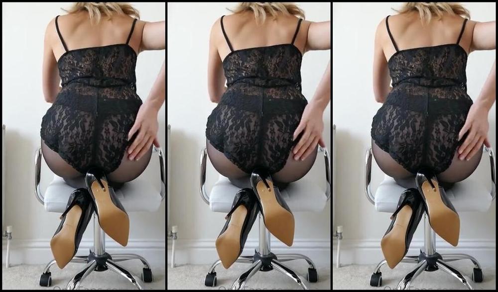 The Legs Next Door Nicknamed The Legs Next Door Onlyfans I Thought My Looked Rather Good In This Outfit So I Thought I Would Video It Right Next