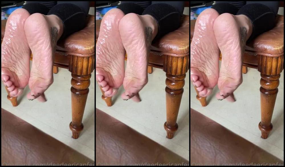 Deedeericanfeet Onlyfans As Requested In This View With One Oiled Sole And One Not And This Pose Was A Bit Uncomfortab