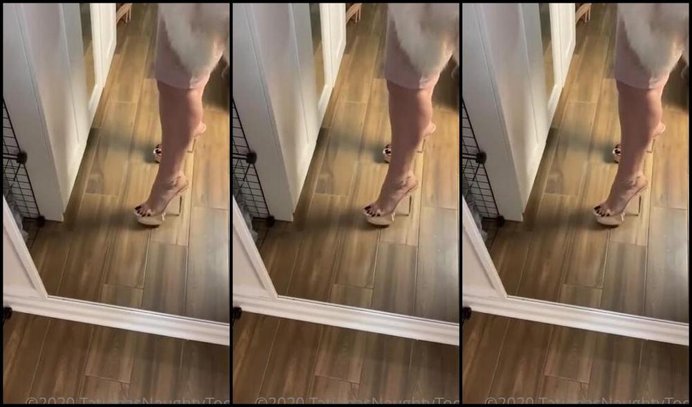 Tatianasnaughtytoes Nicknamed Tatianasnaughtytoes Onlyfans New 20201107 Black Pedicure Clear Mules Figuring Out Which Shoes Show Off My Long Black Toenails