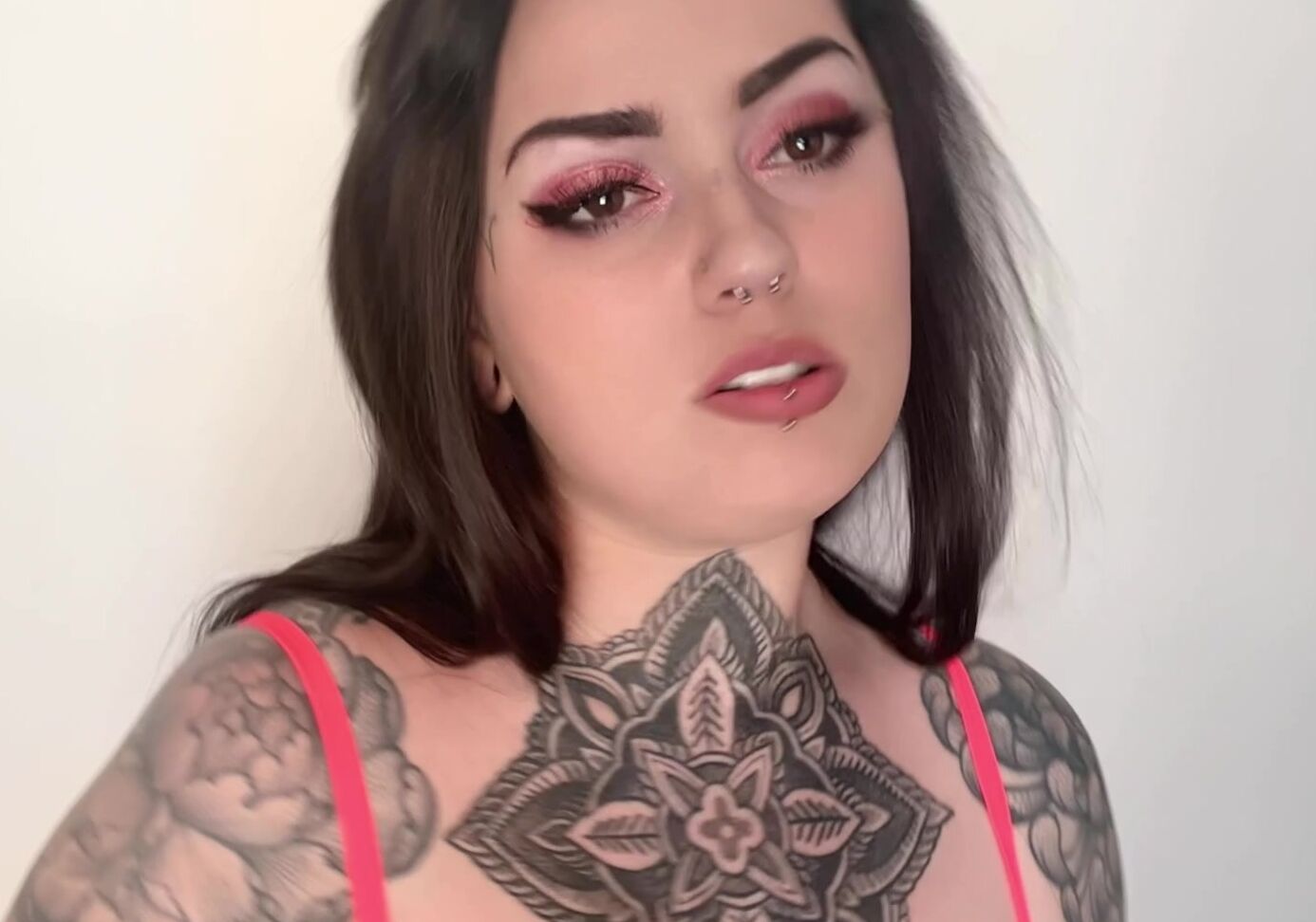 "MissValentina" cheatingwife, femdom, femdompov, gfe, homewrecker Quick JOI For Married Men manyvids