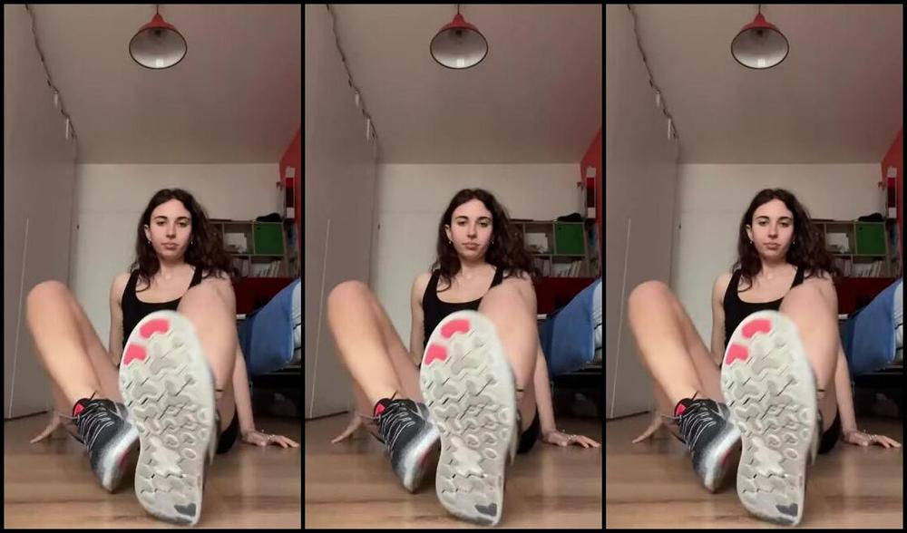 Goodgirl 004 Onlyfans Dopo Una Bella Corsa I Miei Piedi Sono Super Odorosi Te Li Voglio Sbattere In Faccia E Ti Faccio 6