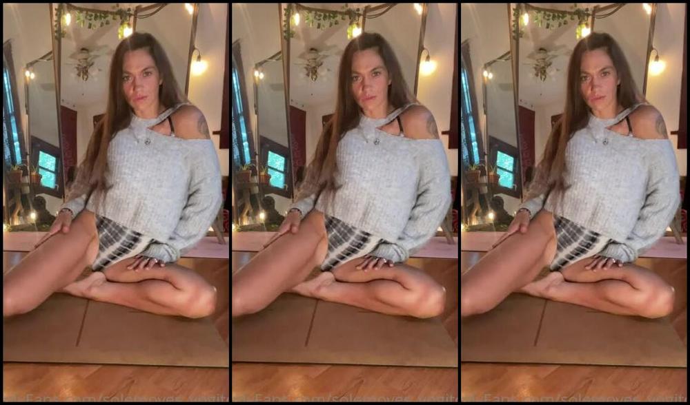 Sole Kissed Nicknamed Solemoves Yogitoes Onlyfans Oh You Love My Smiles So More Of My Smile You Get I Can T Wait To Show You More Mmmmm Tasty