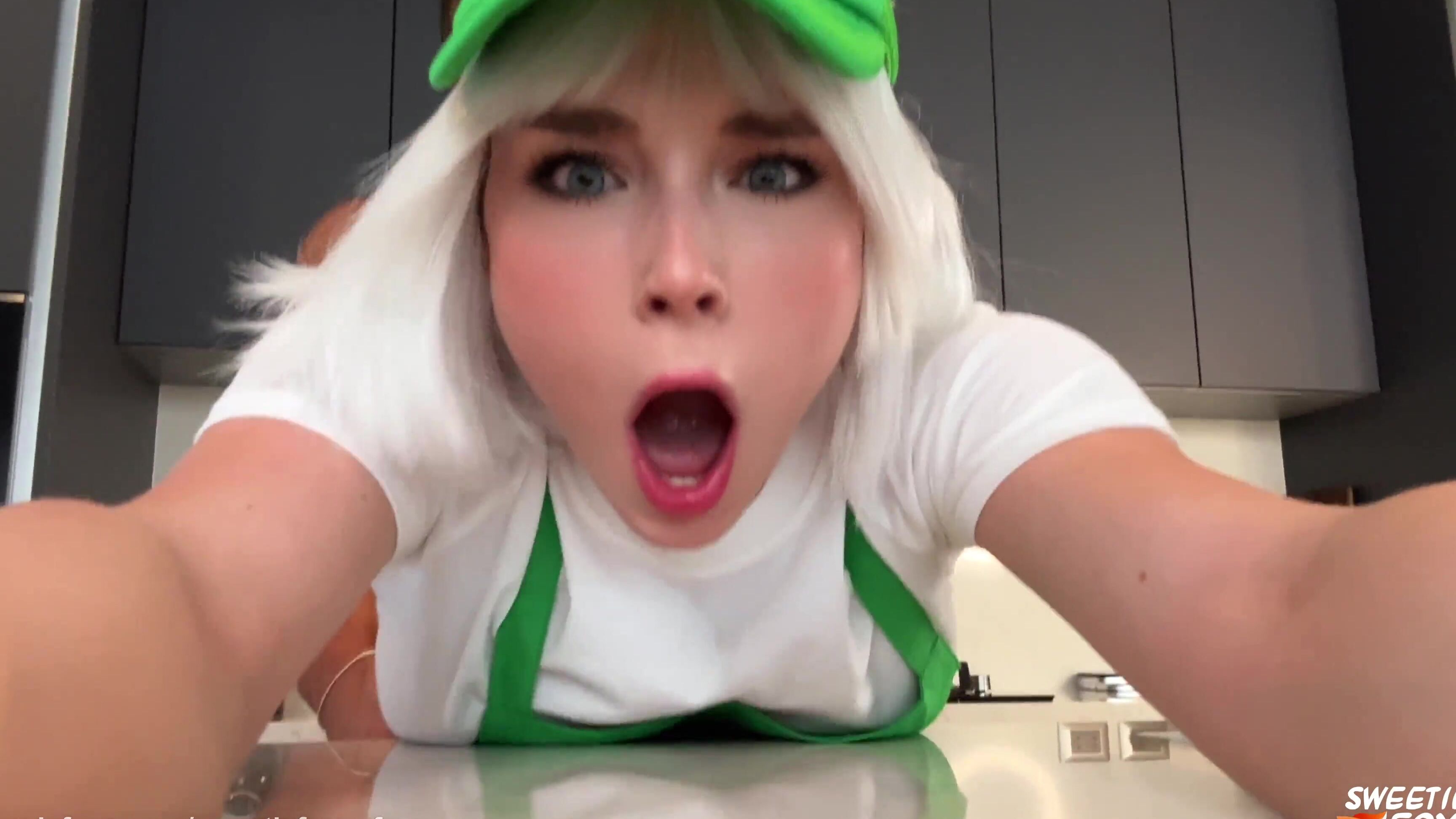 "Sweetie Fox" Amateur, Posing, Straight, Hardcore, Russian Girls Sweetie Fox - Blonde Barista in Shorts Offered to Rough Fuck Her Hot Holes SiteRip