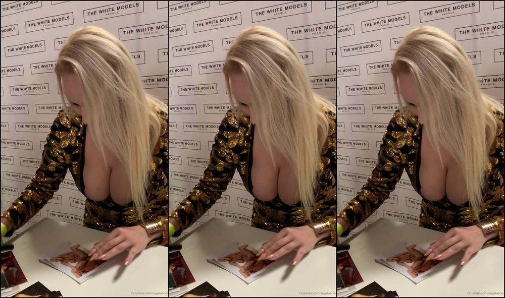 Angelwicky Autograph For My Fans Dvd Covers And Playboy Magazines Autogrami Da Pro Fa