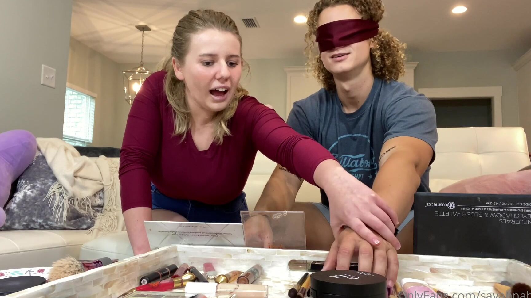 savannahsolo-03-11-2020-1187108311-curlyheadedfck-did-my-makeup-blindfolded-my-very-first-collab-no-sexual-stuff-we